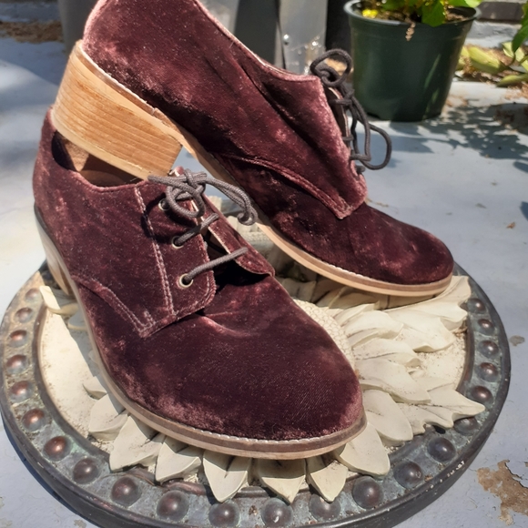 Topshop Shoes - 🔥TOPSHOP VELVET OXFORDS -39
